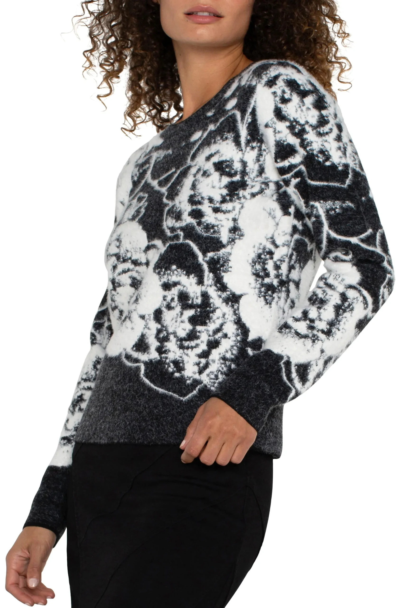 Sweaters-Liverpool Los Angeles LONG SLEEVE CREW NECK SWEATER Blackandwhitefloral